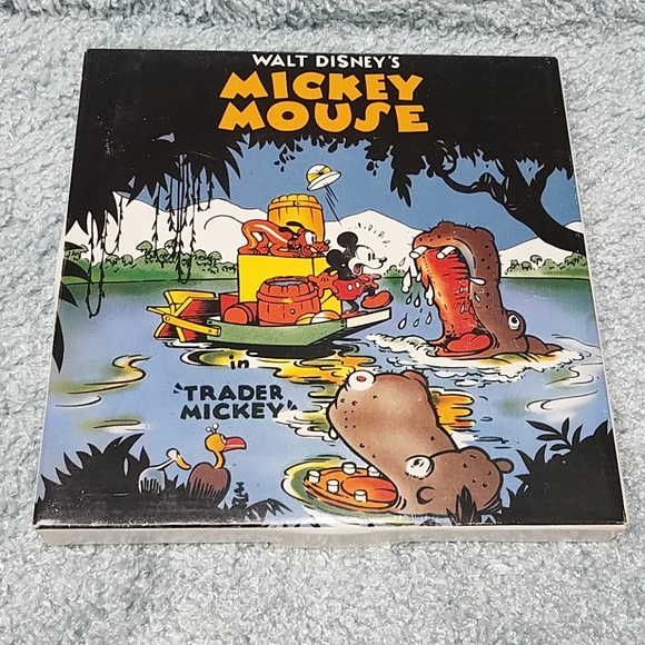 Vintage mickey mouse Collectors plate - Picture 4 of 4